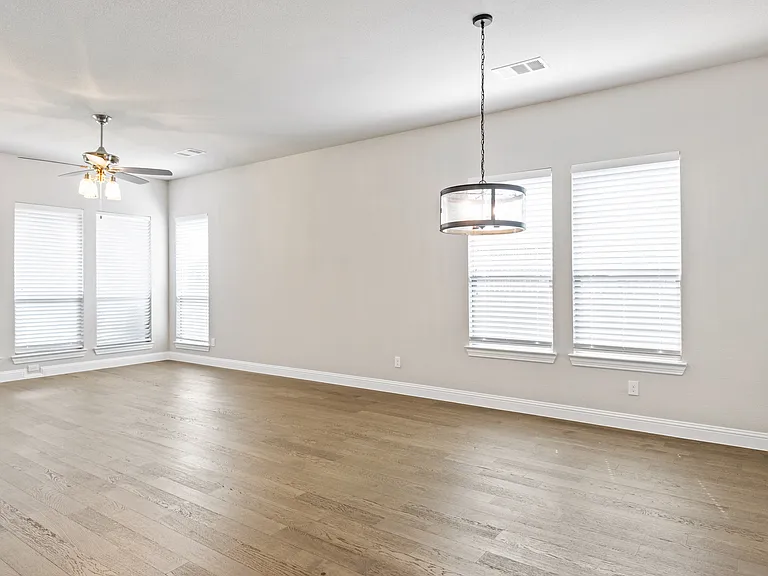 4129 Angelina Dr — Photo 4