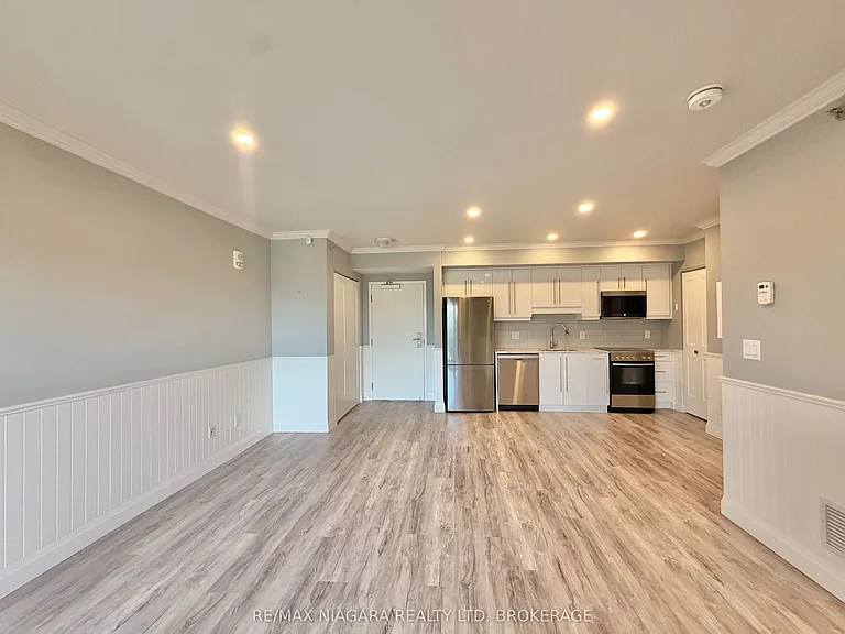 5698 Main St #414 — Photo 7