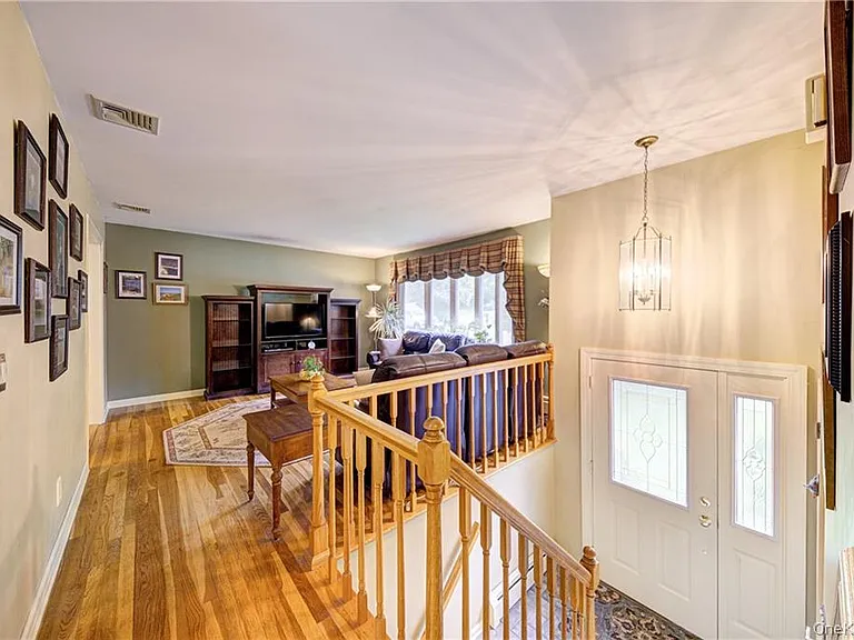 23 Chatham Rd — Photo 3