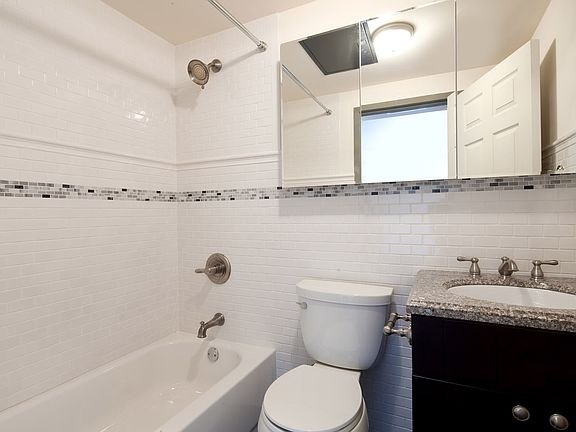 4th image of 123 Kingsland Ave APT 2F