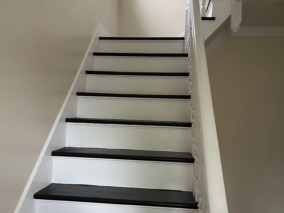 1st image of 15 Brown St #2