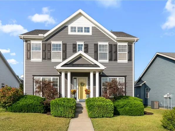 1222 SW Arbor Park Dr, Lees Summit, MO 64082