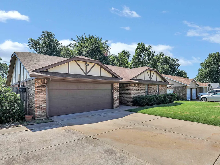 512 N Morgan Dr — Photo 11