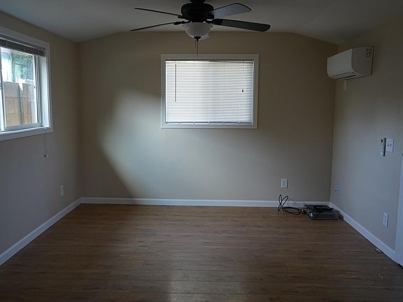 5th image of 206 Grove St #A
