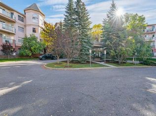 200 W Lincoln Way SW #215, Calgary, AB T3E7G7