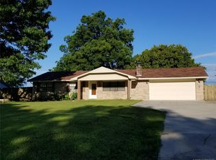 523 Warren Rd, Eufaula, OK 74432
