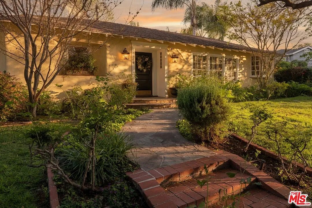 4 bed, 4.0 bath, 3445 sqft, $15,000 — Photo 3