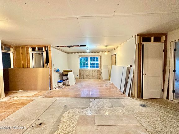 2nd image of 443 Derr Hill Rd