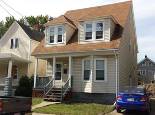 1674 W 69th St, Cleveland, OH 44102