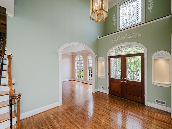 5th image of 1080 Greymoor Rd