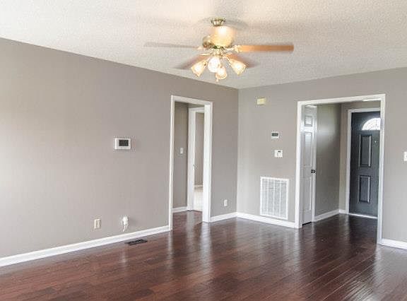 3rd image of 305 Broadmore Dr