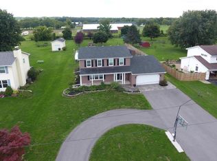 6646 Heather Dr, Lockport, NY 14094