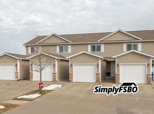 1731 Jenna Dr, Davenport, IA 52804