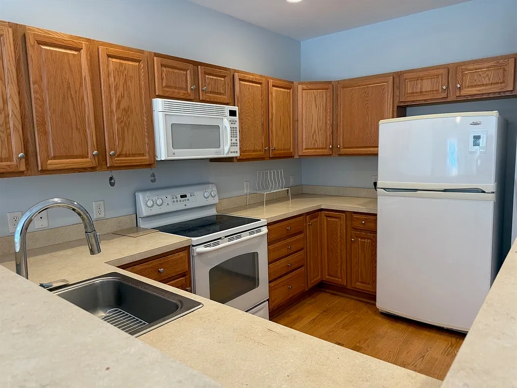 1 bed, 1.0 bath, 920 sqft, $2,500 — Photo 3