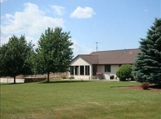 5031 N Buckskin Dr, Janesville, WI 53546