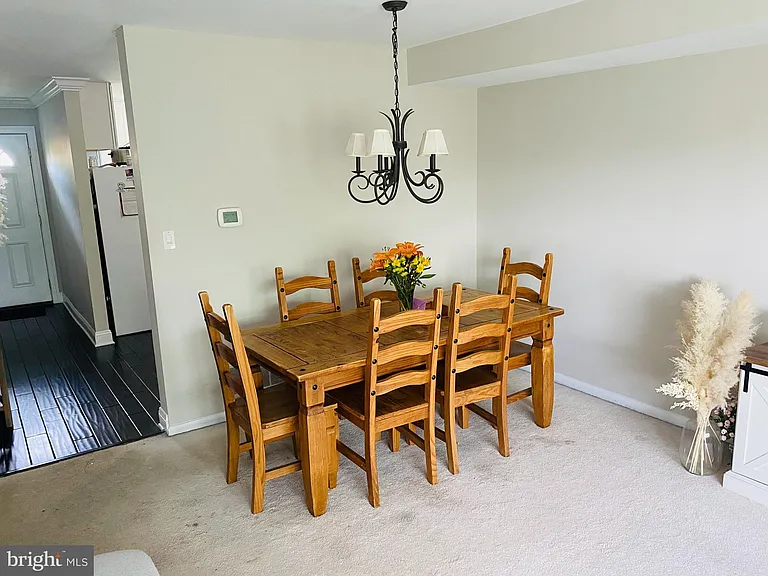 112 Chester Ct — Photo 6