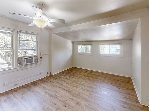 2nd image of 902 Woodlawn Ave