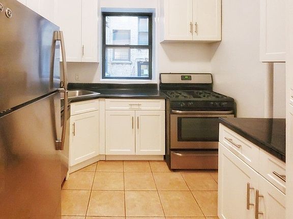 3rd image of 115 W 16th St #210