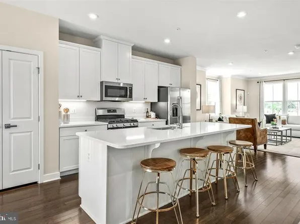 8512 Hudson Ct, Laurel, MD 20723