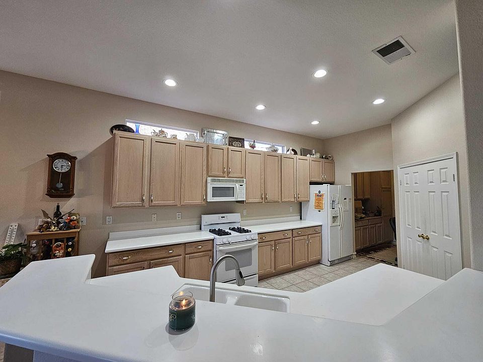 1st image of 44020 Royal Troon Dr