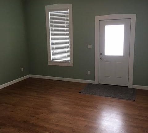 2nd image of 15 E Park St
