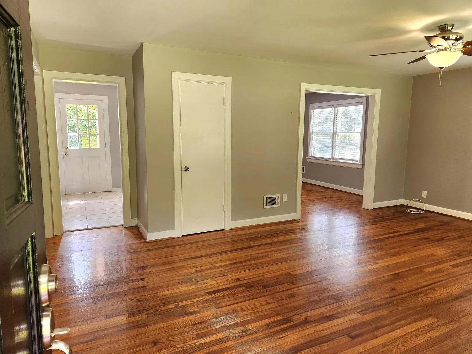 3 bed, 1561 sqft, $1,850 — Photo 3