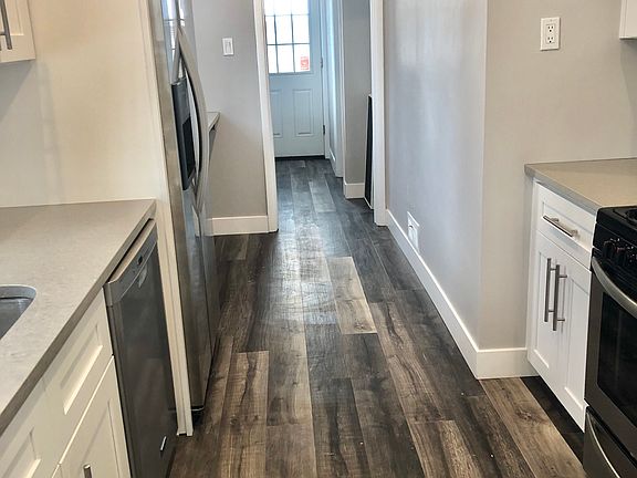 3rd image of 798 Krameria St
