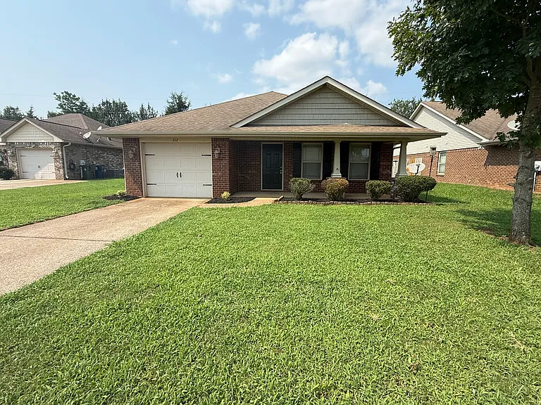 212 Fields Pond Dr — Photo 1