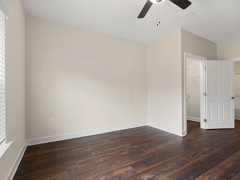 Oak Forest Pointe — Photo 12