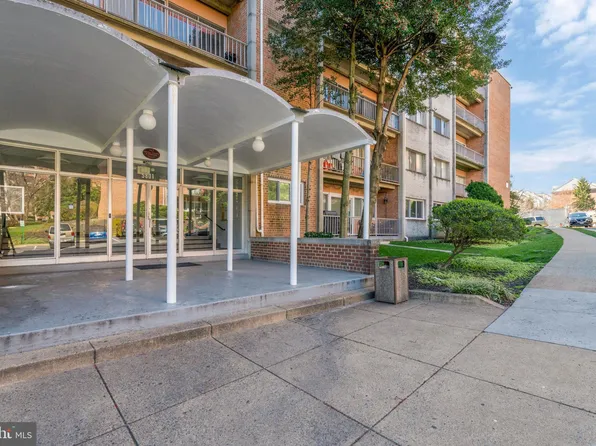 5801 Quantrell Ave APT 209, Alexandria, VA 22312