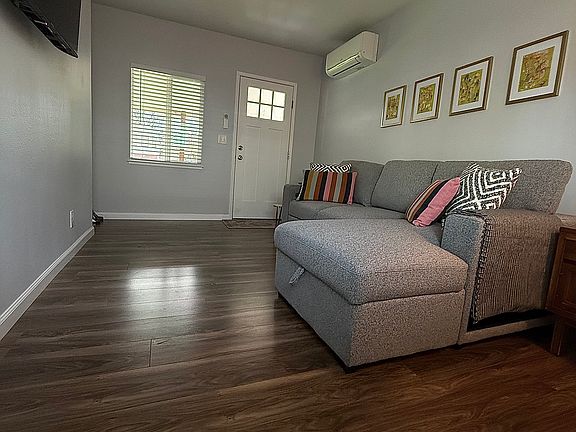 4th image of 3983 2nd Ave
