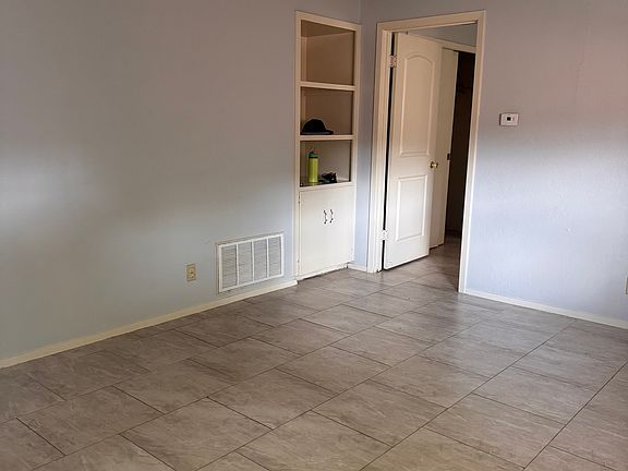 2nd image of 937 Jefferson St #1