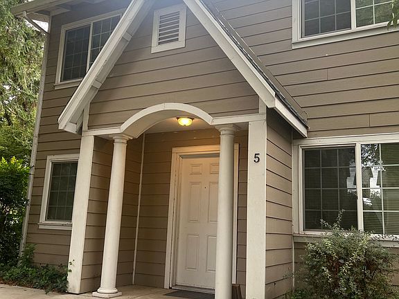 2nd image of 398 Bidwell Pl APT 6