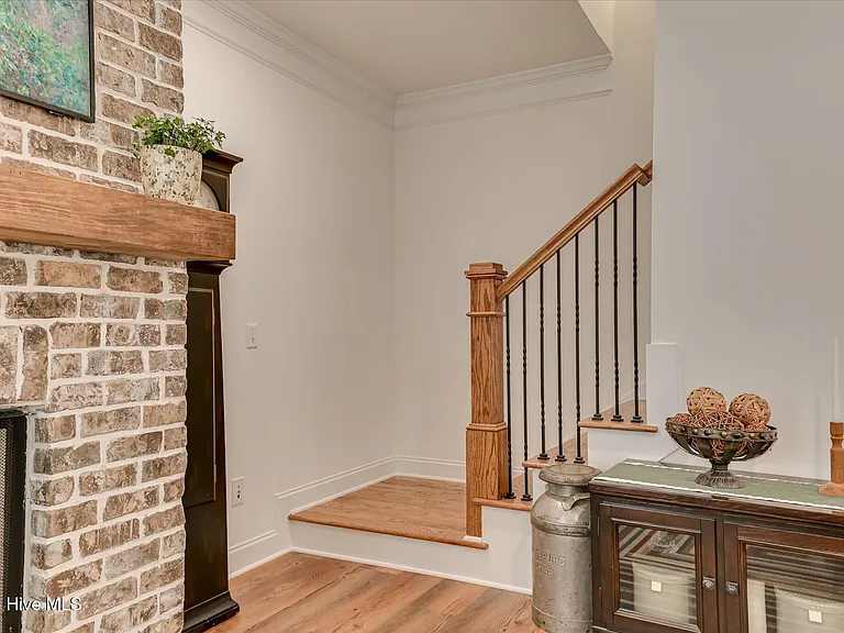 2049 Warbler Dr — Photo 37