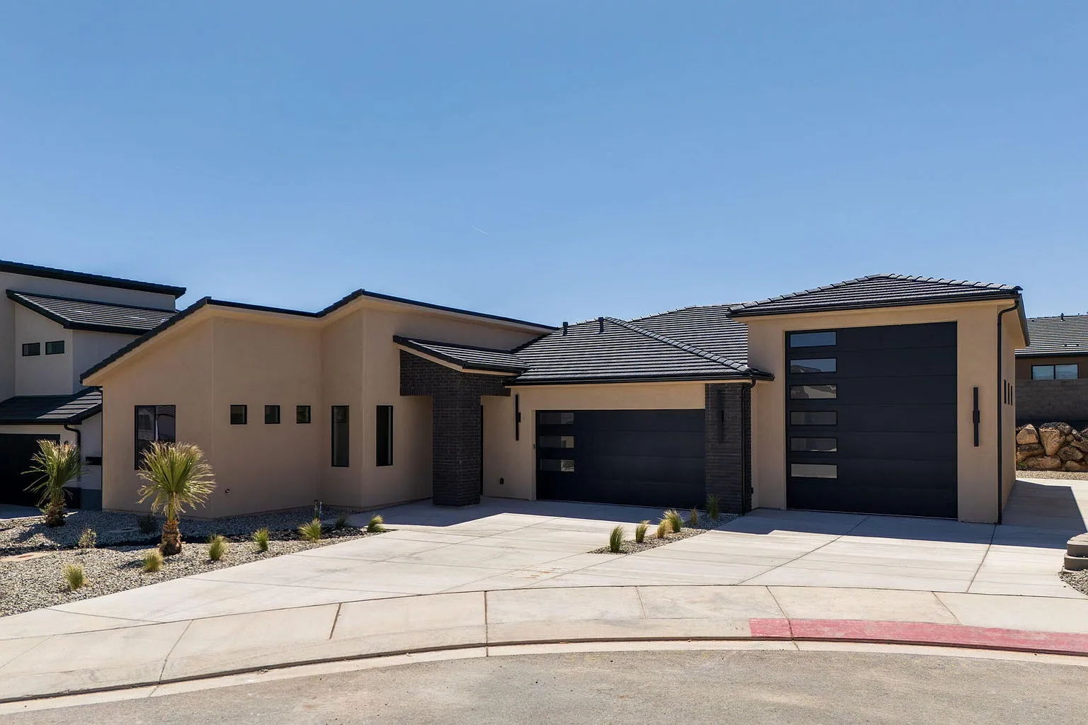 Beeautiful new Senic Pointe home — Photo 2
