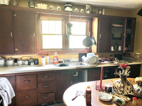 4th image of 806 N Henderson St