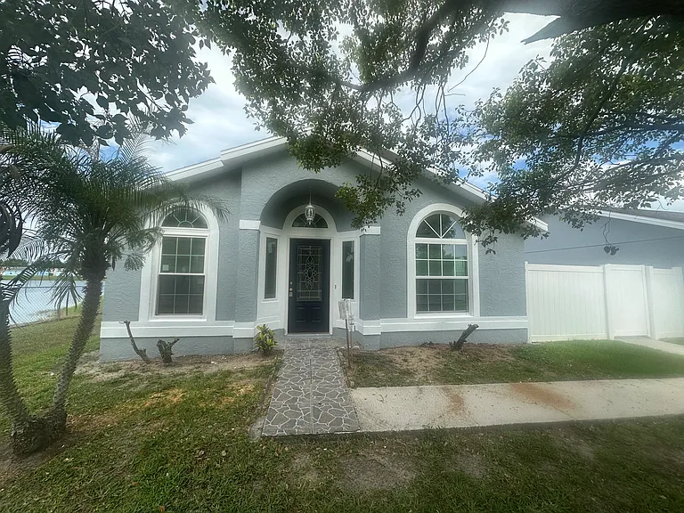 2327 Harbor Town Dr — Photo 1