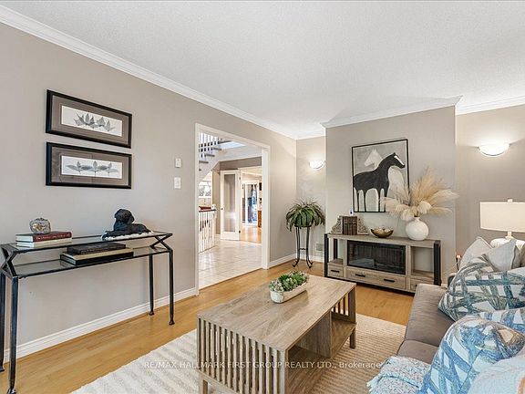 4th image of 1159 Pebblestone Cres