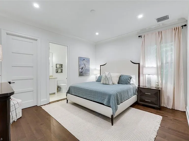 3200 Crayton Rd — Photo 19