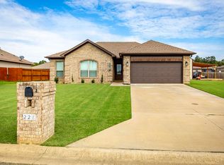 228 Creek View Dr, Austin, AR 72007
