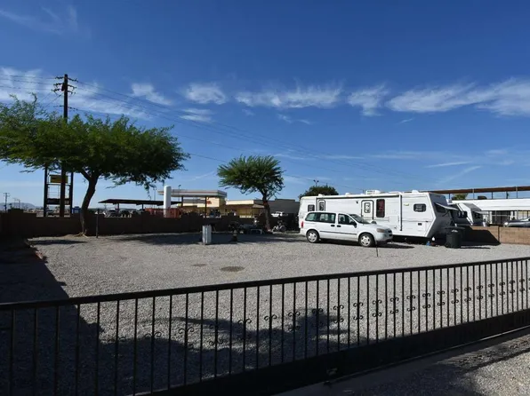 10318 Robin Ln, Wellton, AZ 85356