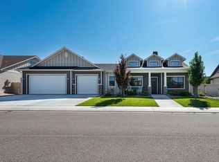 814 Red Apple Rd, Grand Junction, CO 81505