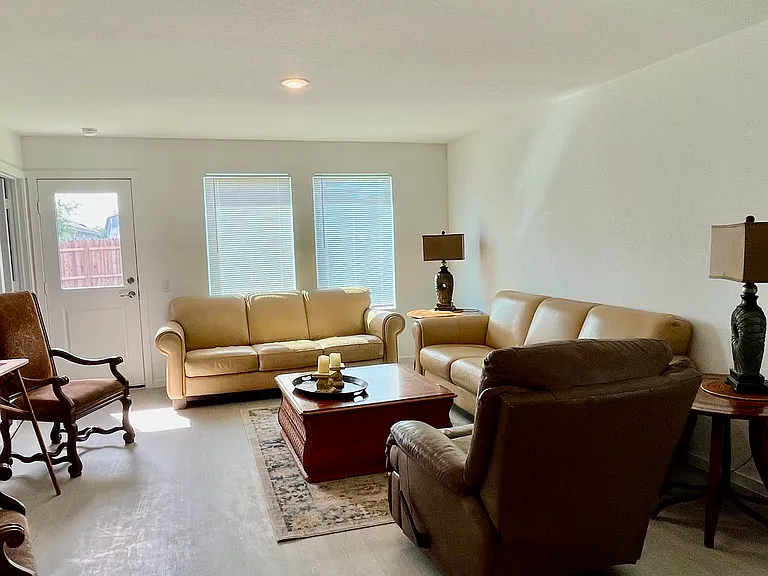 10819 Bernal Cv — Photo 4