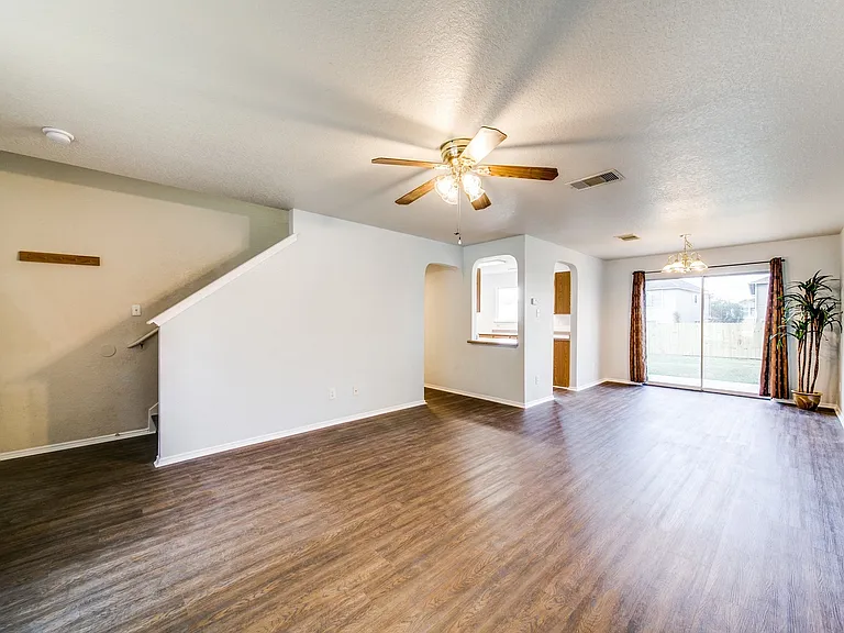 8914 Kestrel Oak — Photo 13