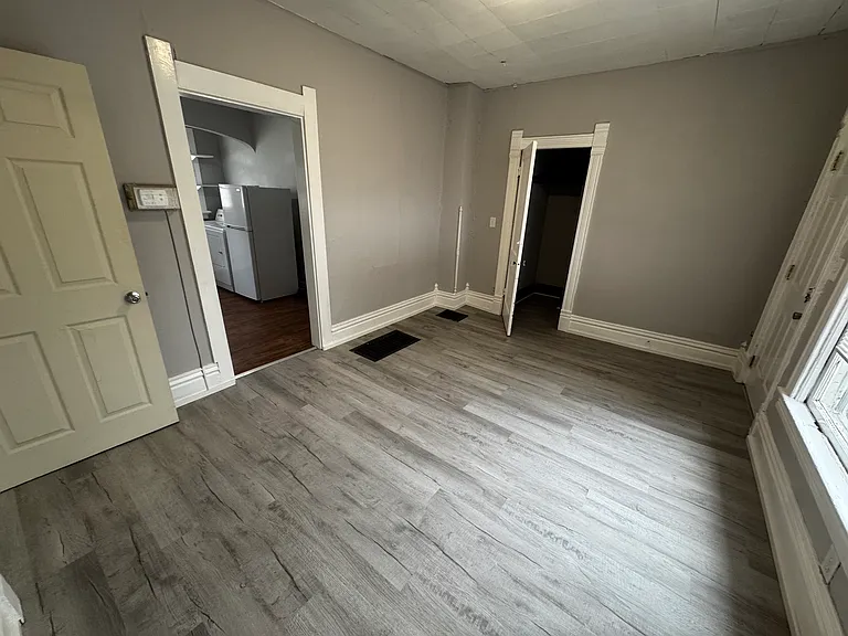 826 Columbia Ave #4 — Photo 3