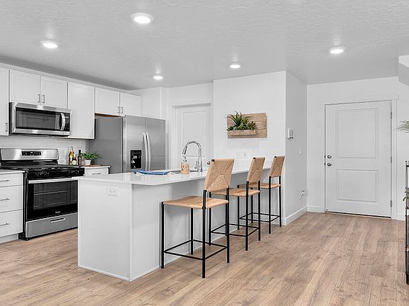3rd image of 3260 E Elkhorn Ln Unit 2019