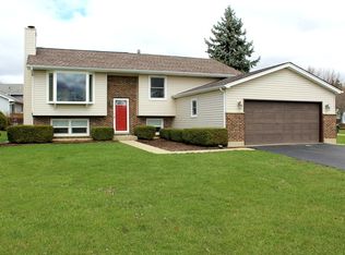 2412 Penn Blvd, Lindenhurst, IL 60046