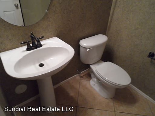 5th image of 3108 S Lois Ln