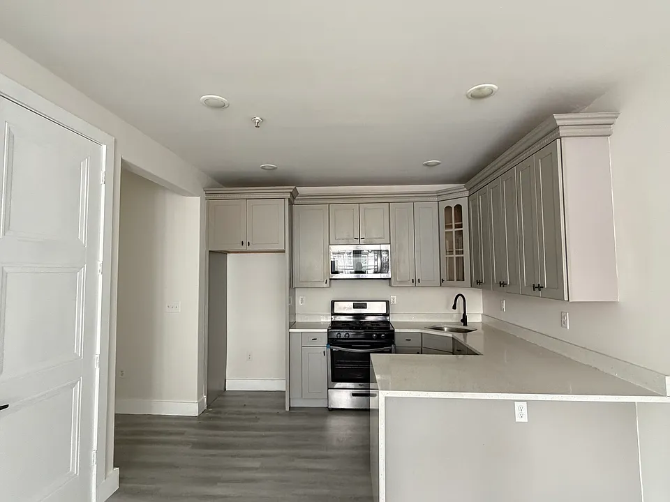 161 Passaic St #203