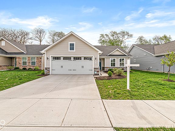 3rd image of 2739 Stonebridge Dr